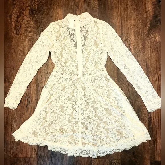 Juniors Small Guitii Lace Dress - Picture 3 of 7